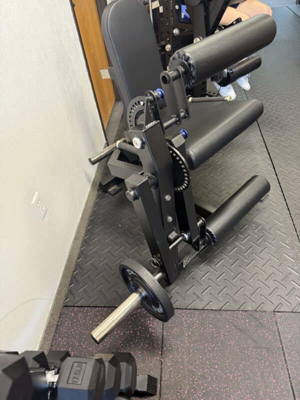 Plate Loaded Leg Extension / Curl Combo Machine - Image 3